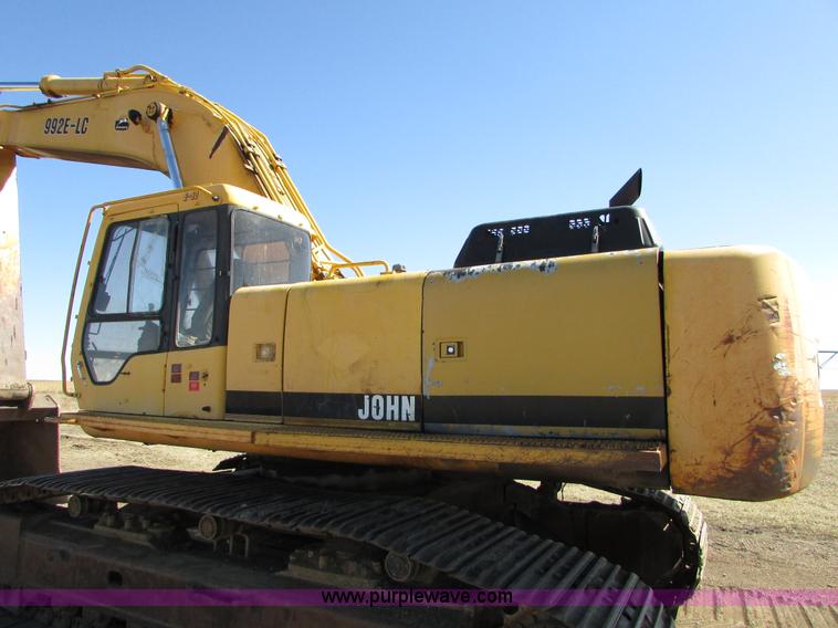 image for item I6527 1997 John Deere 992E-LC excavator