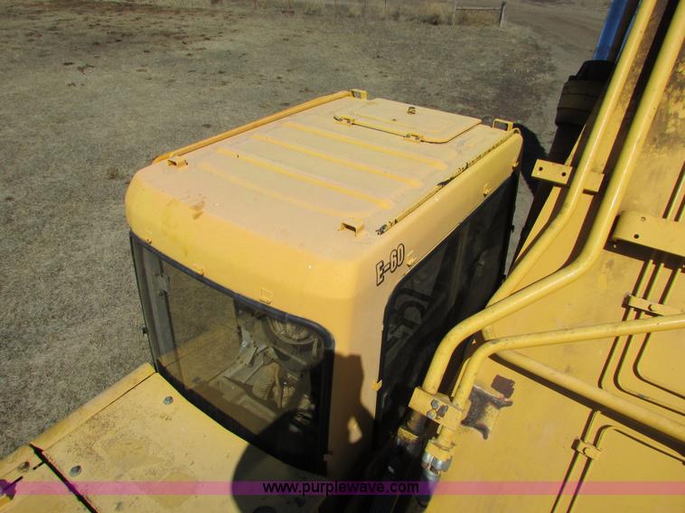 image for item I6527 1997 John Deere 992E-LC excavator