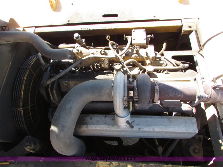 image for item I6527 1997 John Deere 992E-LC excavator