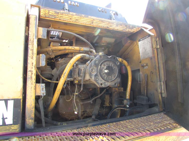 image for item I6527 1997 John Deere 992E-LC excavator