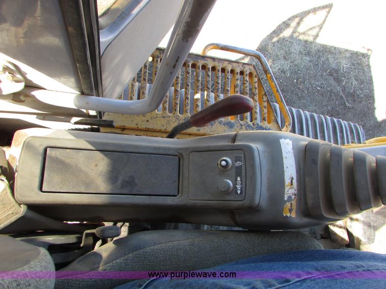 image for item I6527 1997 John Deere 992E-LC excavator