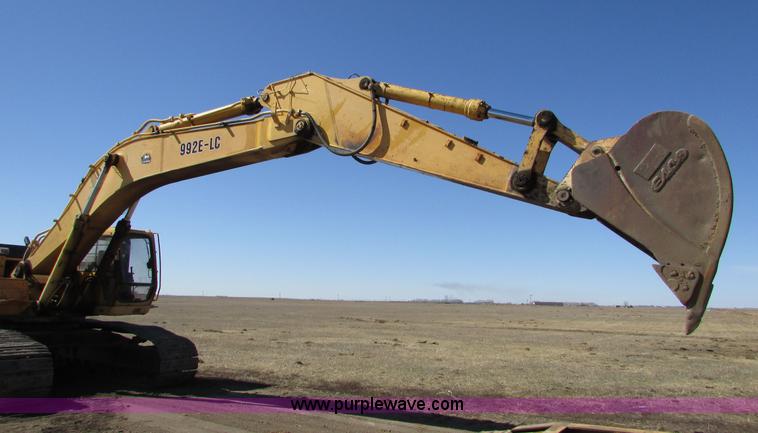 image for item I6527 1997 John Deere 992E-LC excavator