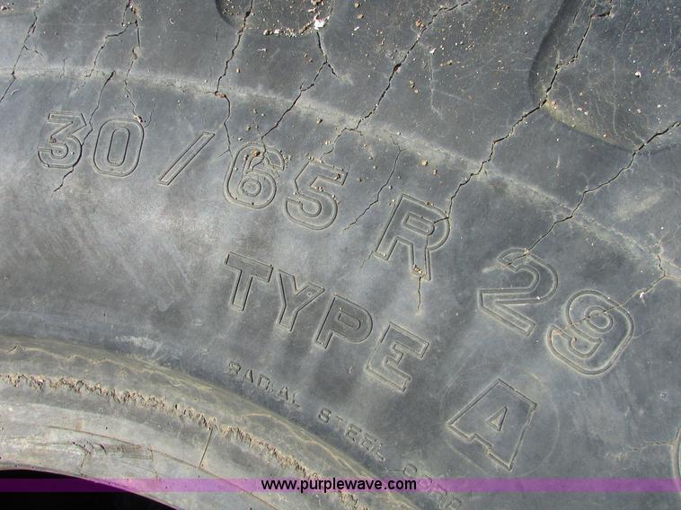 image for item I6527 1997 John Deere 992E-LC excavator