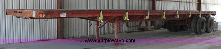 image for item J2251 1978 Hobbs FB6B42ST flatbed trailer