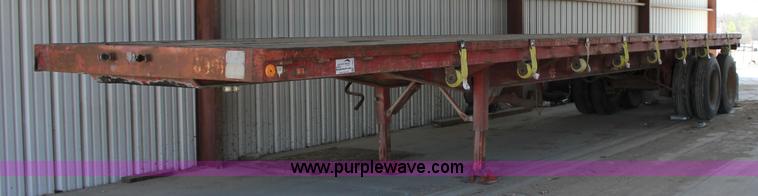 image for item J2251 1978 Hobbs FB6B42ST flatbed trailer