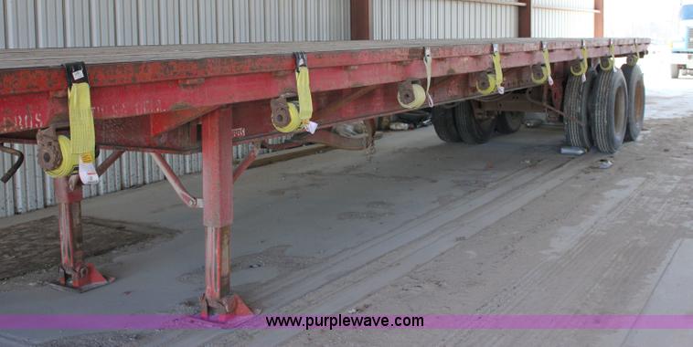 image for item J2251 1978 Hobbs FB6B42ST flatbed trailer