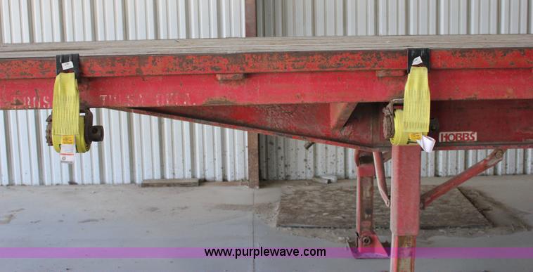 image for item J2251 1978 Hobbs FB6B42ST flatbed trailer
