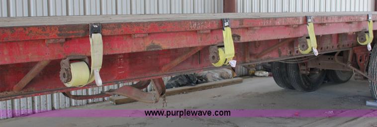 image for item J2251 1978 Hobbs FB6B42ST flatbed trailer