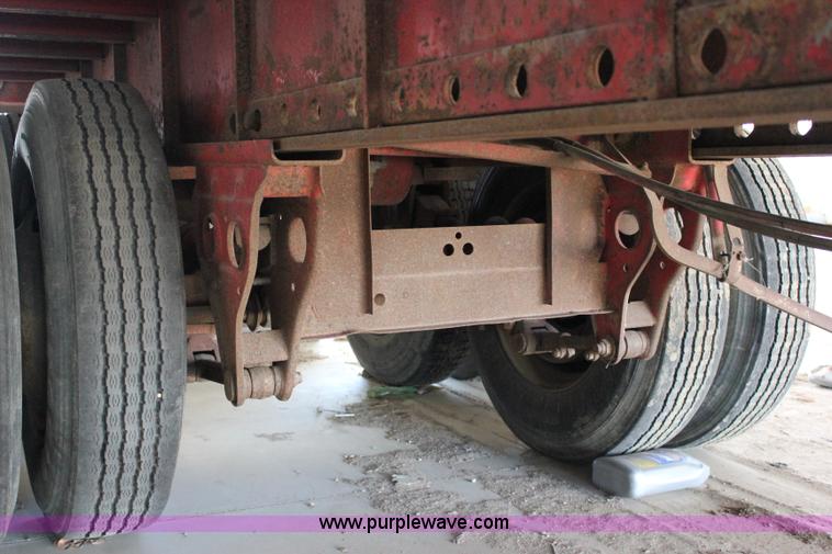 image for item J2251 1978 Hobbs FB6B42ST flatbed trailer