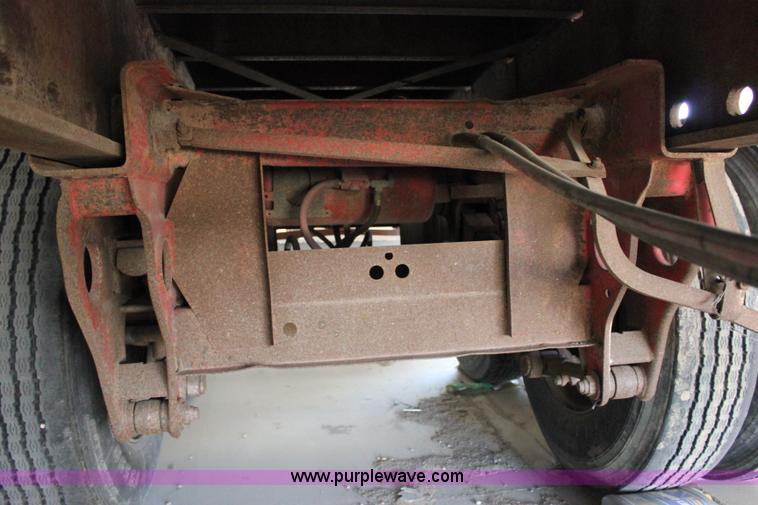 image for item J2251 1978 Hobbs FB6B42ST flatbed trailer