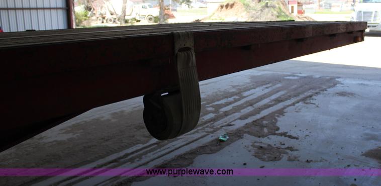 image for item J2251 1978 Hobbs FB6B42ST flatbed trailer