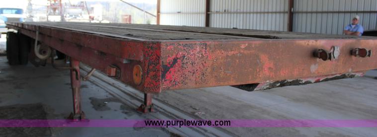 image for item J2251 1978 Hobbs FB6B42ST flatbed trailer