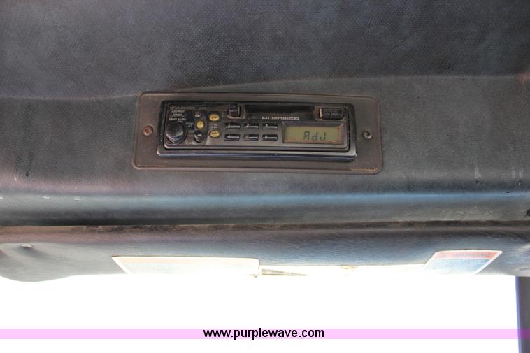 image for item J2252 1999 Mack CH613 semi truck