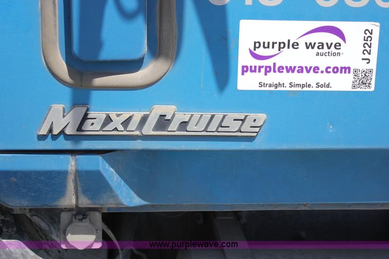 image for item J2252 1999 Mack CH613 semi truck