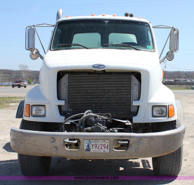 image for item J2253 1999 Sterling A9500 mixer truck