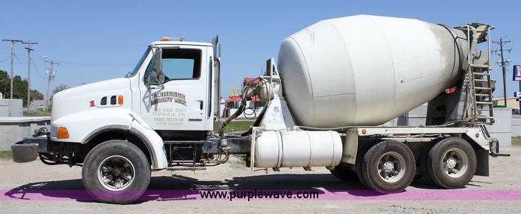 image for item J2253 1999 Sterling A9500 mixer truck