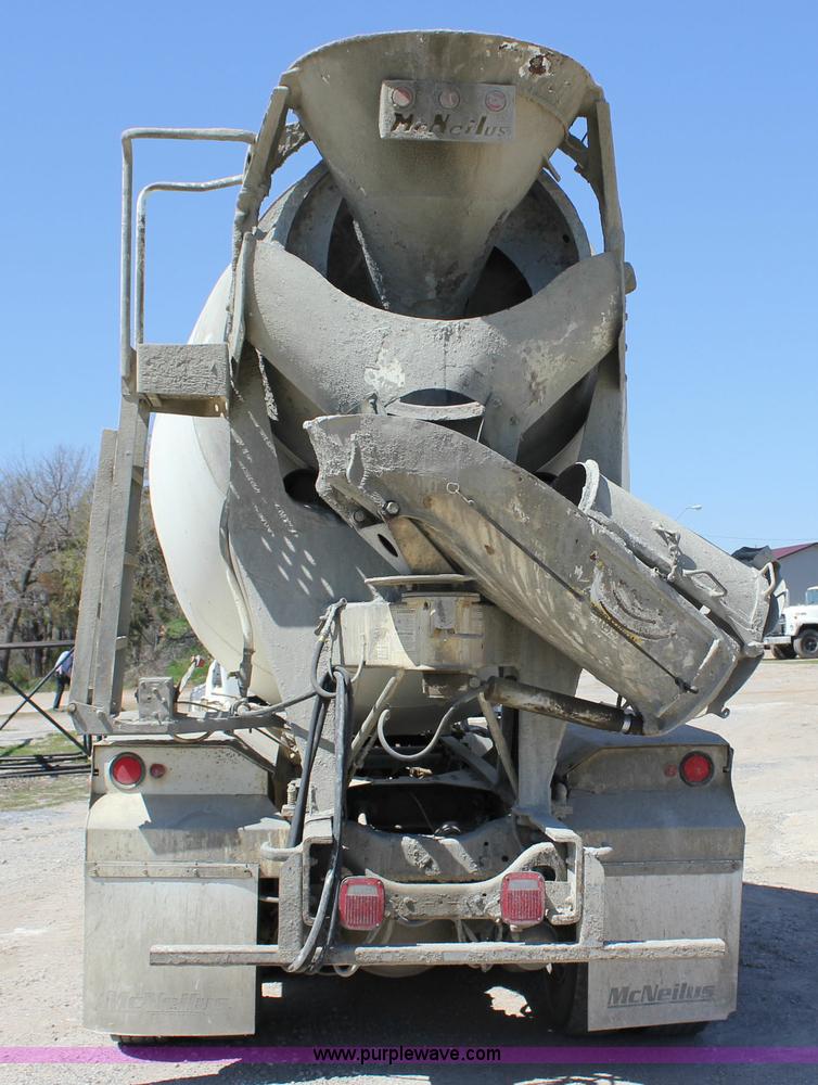 image for item J2253 1999 Sterling A9500 mixer truck