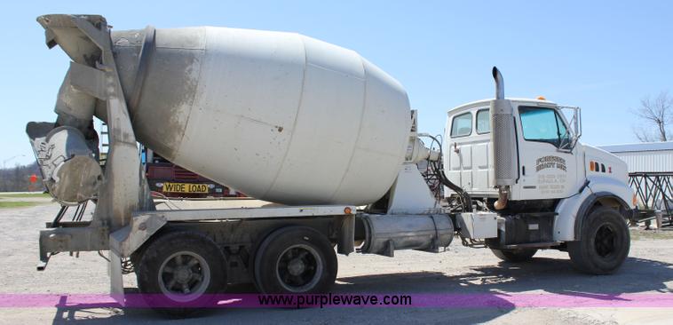 image for item J2253 1999 Sterling A9500 mixer truck