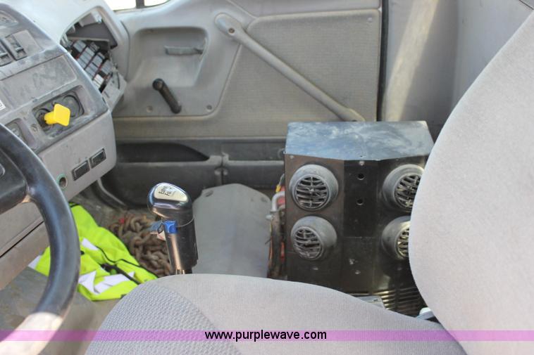 image for item J2253 1999 Sterling A9500 mixer truck