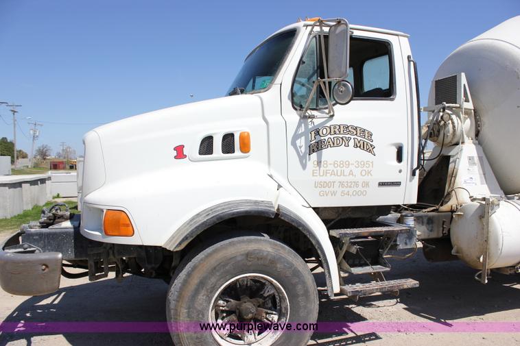 image for item J2253 1999 Sterling A9500 mixer truck