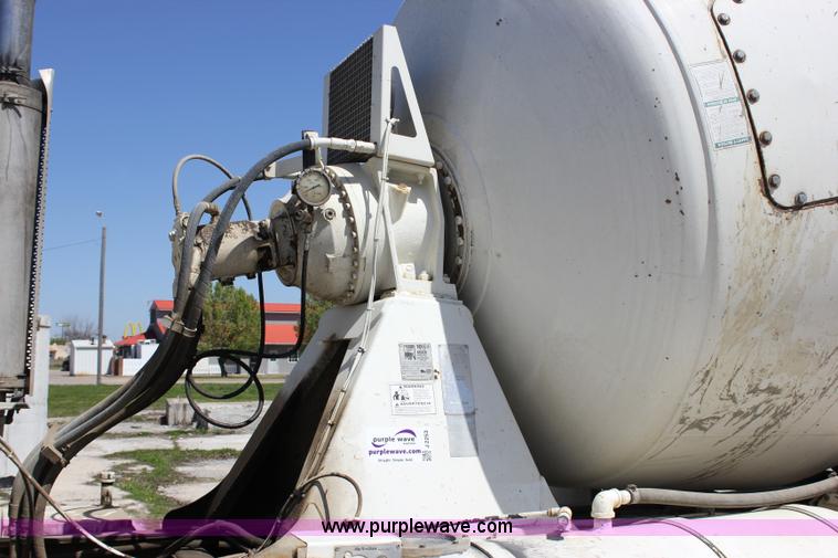 image for item J2253 1999 Sterling A9500 mixer truck