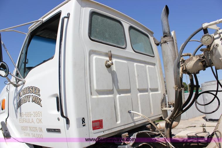 image for item J2253 1999 Sterling A9500 mixer truck