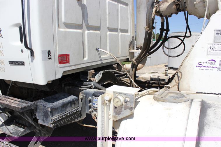 image for item J2253 1999 Sterling A9500 mixer truck