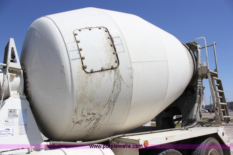 image for item J2253 1999 Sterling A9500 mixer truck