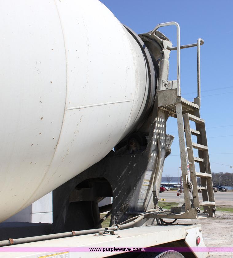 image for item J2253 1999 Sterling A9500 mixer truck