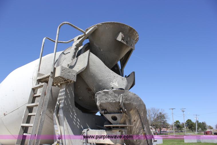 image for item J2253 1999 Sterling A9500 mixer truck