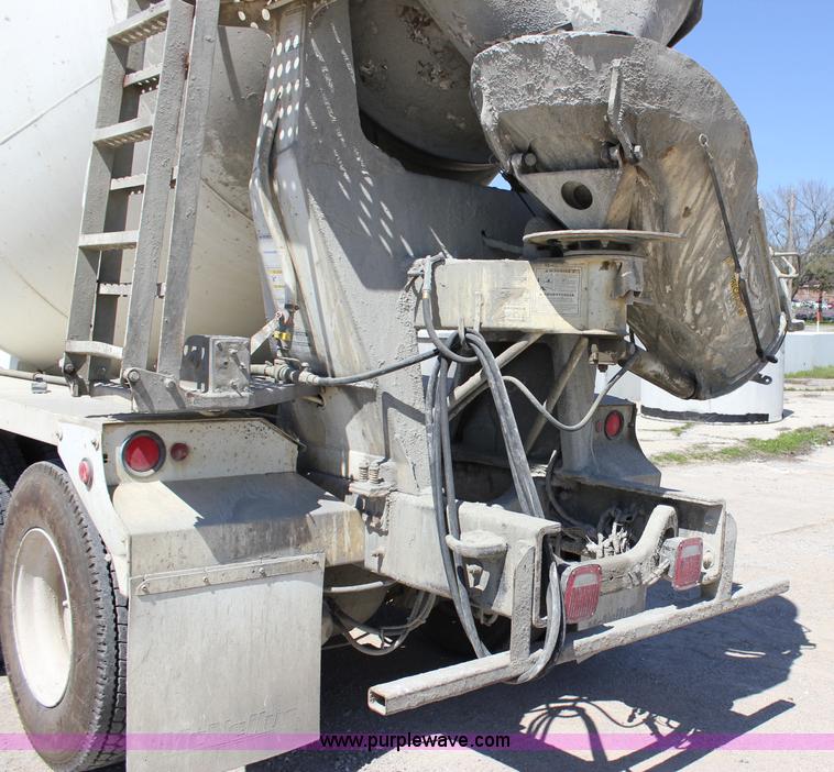 image for item J2253 1999 Sterling A9500 mixer truck