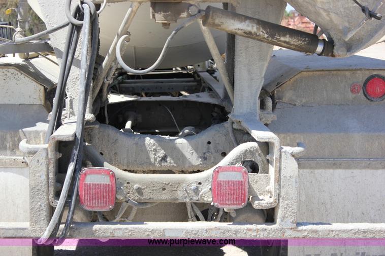 image for item J2253 1999 Sterling A9500 mixer truck