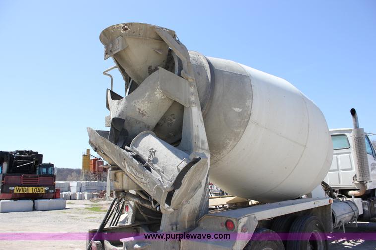 image for item J2253 1999 Sterling A9500 mixer truck