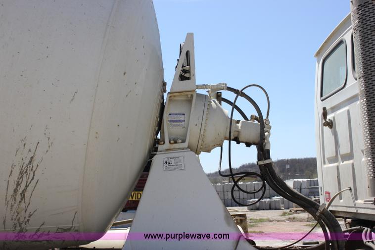 image for item J2253 1999 Sterling A9500 mixer truck