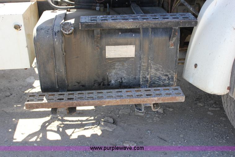 image for item J2253 1999 Sterling A9500 mixer truck