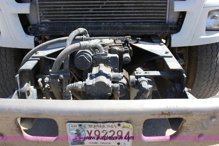 image for item J2253 1999 Sterling A9500 mixer truck