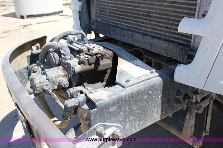 image for item J2253 1999 Sterling A9500 mixer truck