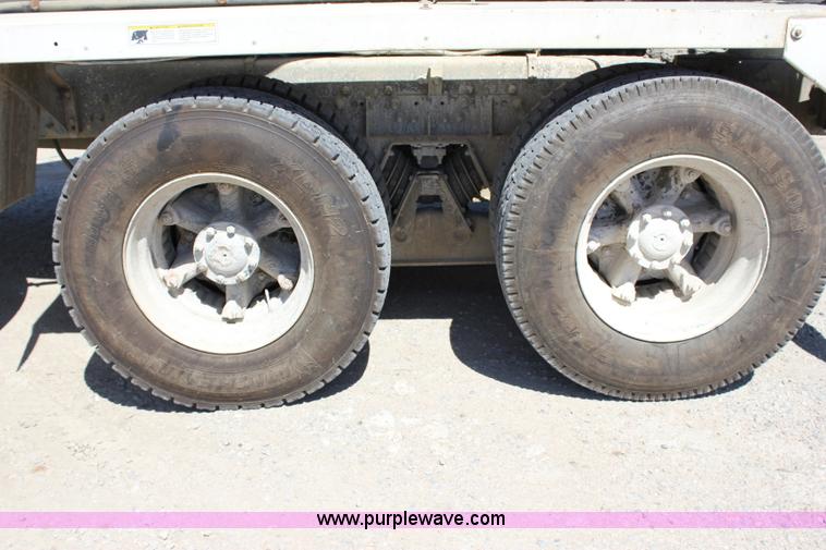 image for item J2253 1999 Sterling A9500 mixer truck