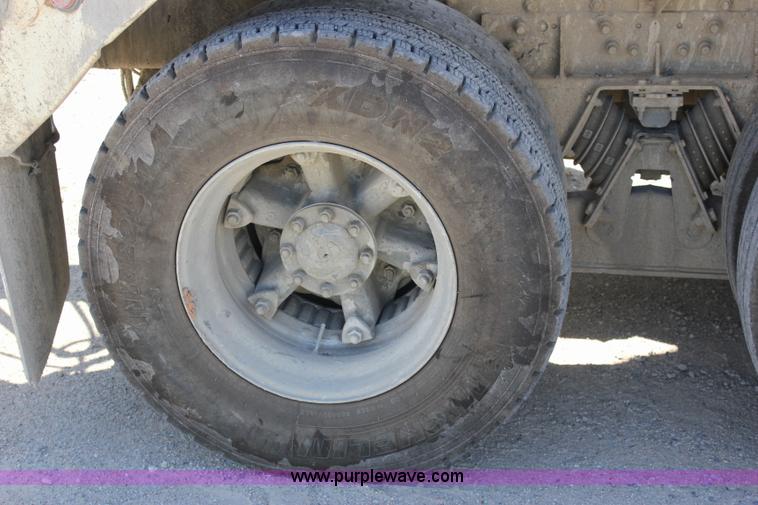 image for item J2253 1999 Sterling A9500 mixer truck