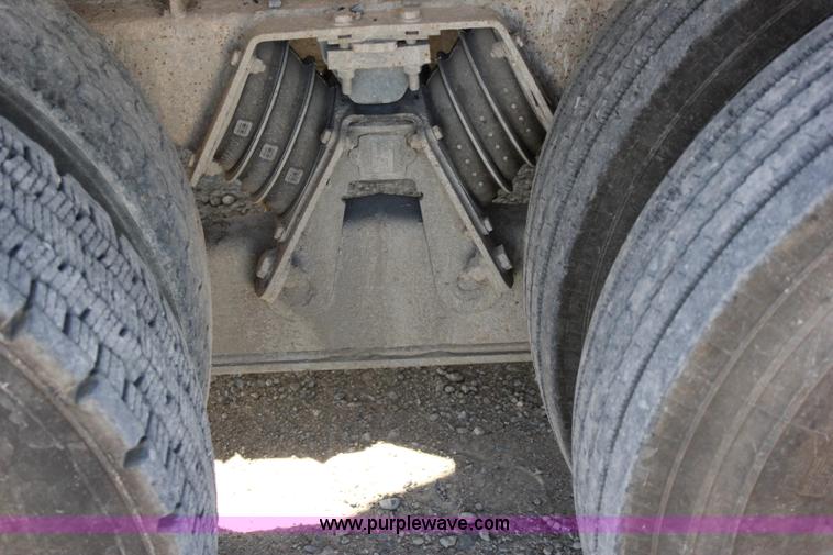 image for item J2253 1999 Sterling A9500 mixer truck