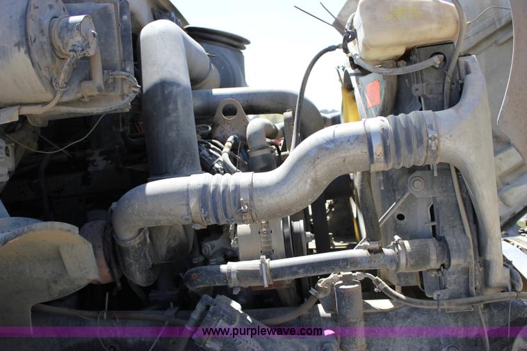 image for item J2253 1999 Sterling A9500 mixer truck