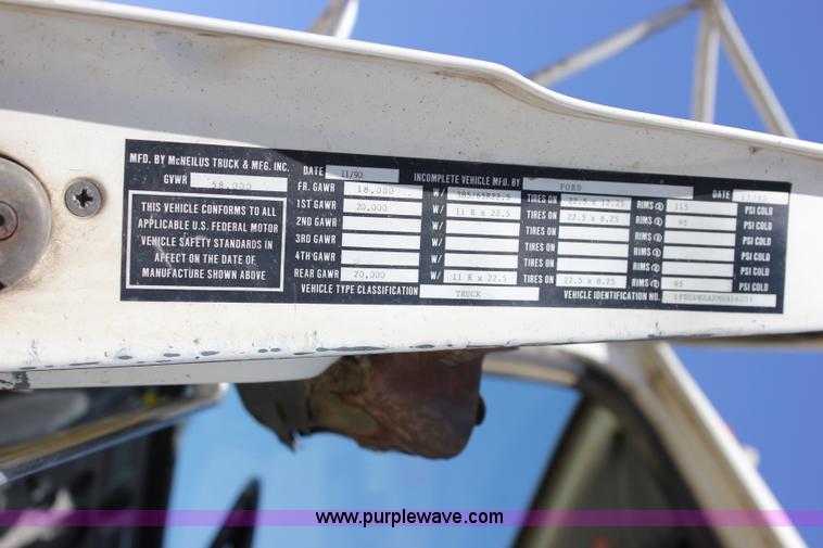 image for item J2254 1991 Ford LT8000 mixer truck