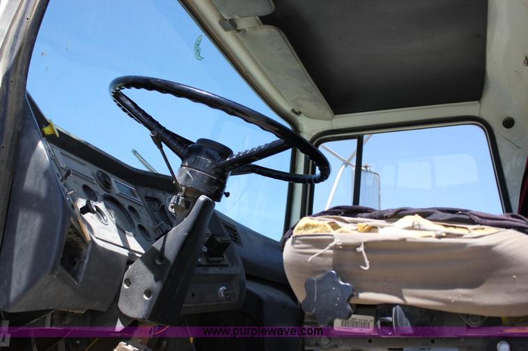 image for item J2254 1991 Ford LT8000 mixer truck