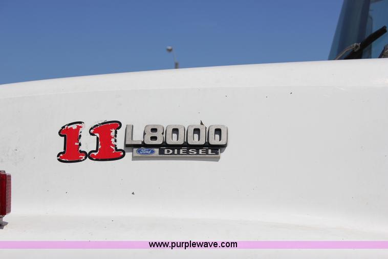 image for item J2254 1991 Ford LT8000 mixer truck