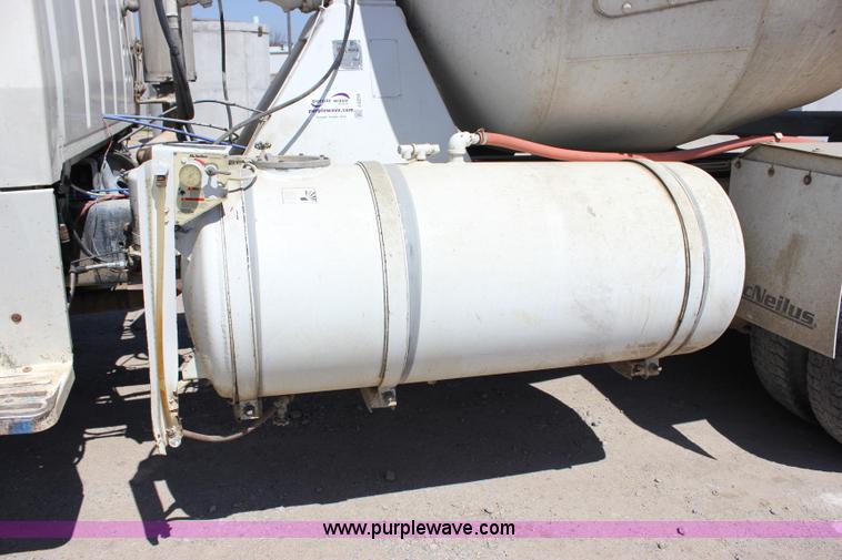 image for item J2254 1991 Ford LT8000 mixer truck