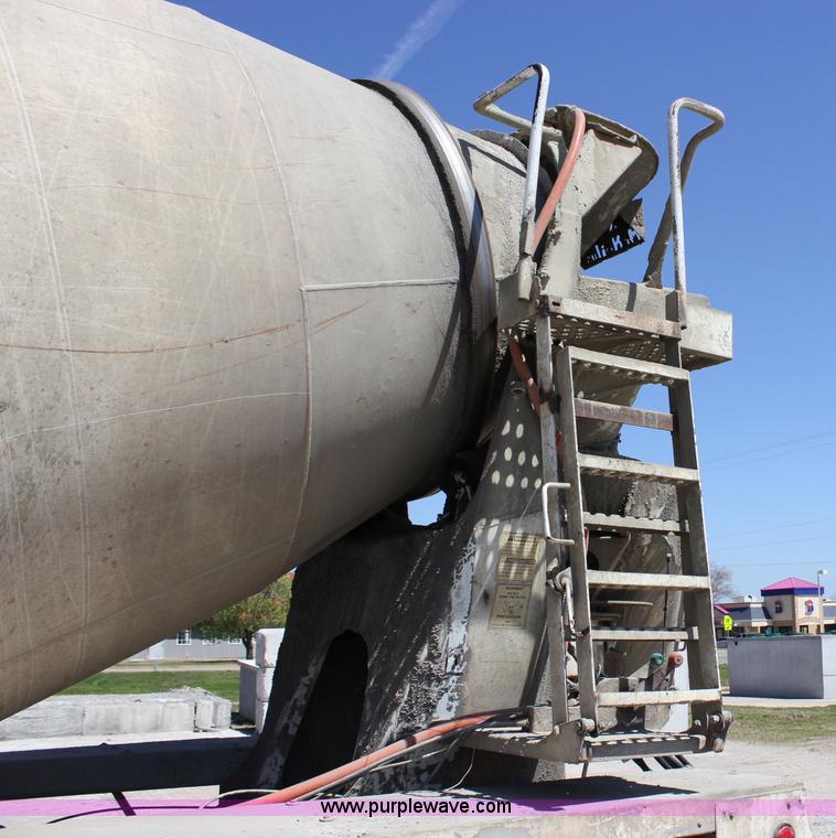 image for item J2254 1991 Ford LT8000 mixer truck