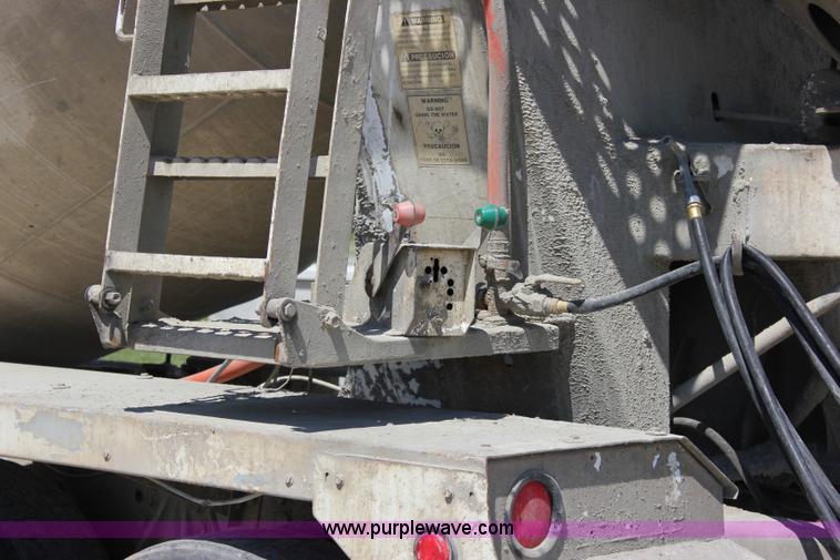 image for item J2254 1991 Ford LT8000 mixer truck