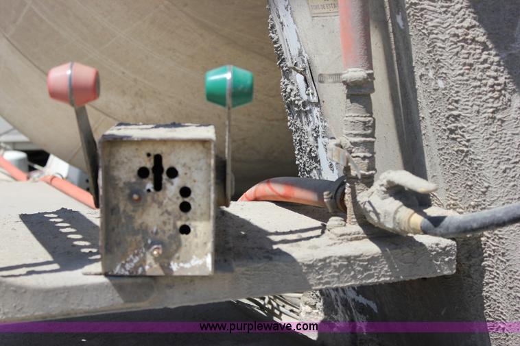 image for item J2254 1991 Ford LT8000 mixer truck