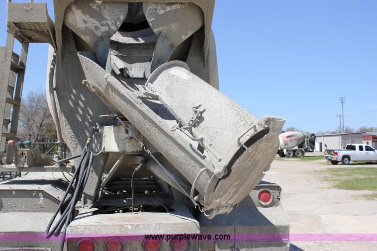 image for item J2254 1991 Ford LT8000 mixer truck