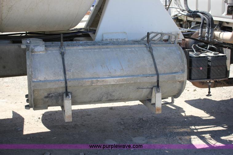 image for item J2254 1991 Ford LT8000 mixer truck